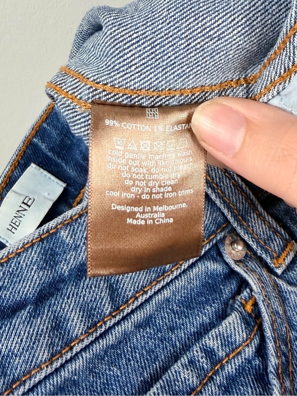 Henne medium wash straight leg denim jeans size 27 - Picture 5 of 5